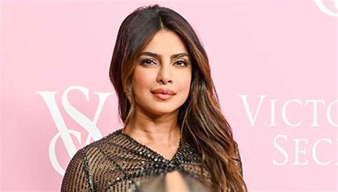 priyanka chopra sexi video|Priyanka Chopra stuns in sexy sheer dress at Victoria’s Secret。